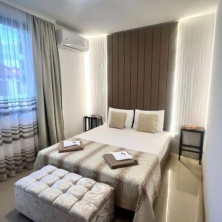 Luxury Lighthouse Golf Villa 발치크 외부 사진