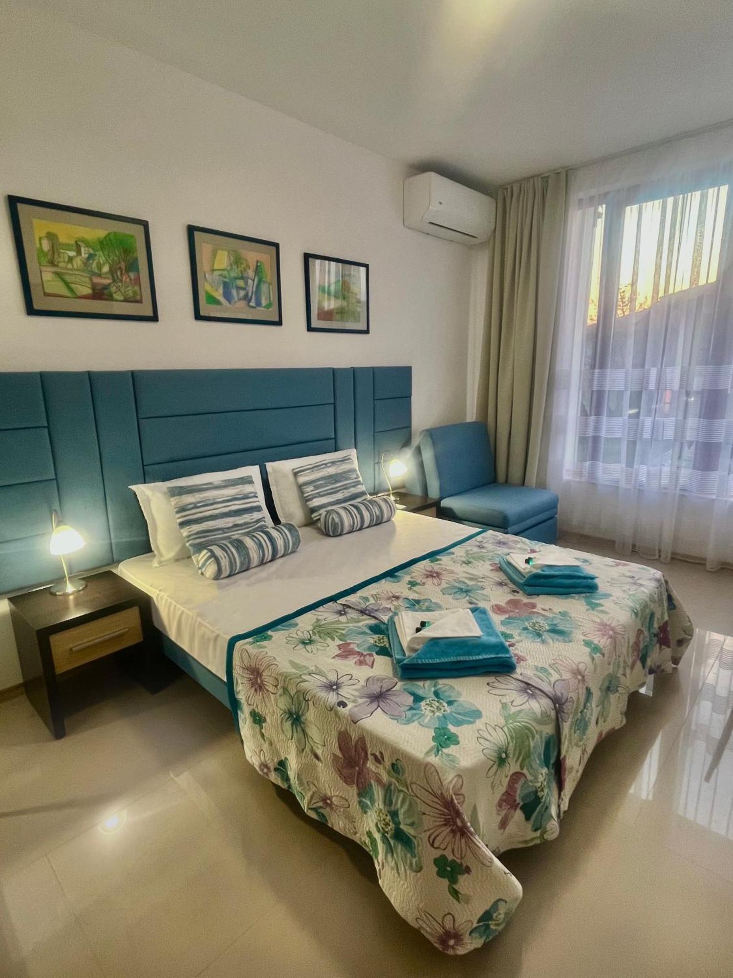 Luxury Lighthouse Golf Villa 발치크 외부 사진